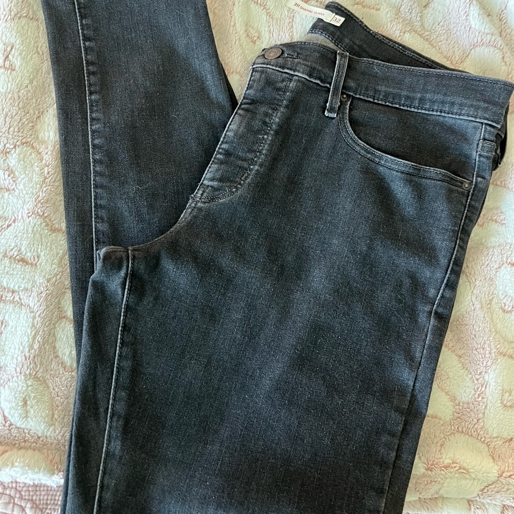 Black Levi’s 311 Skinny jeans,Size 32